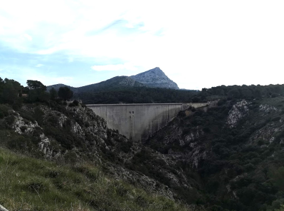 Barrage et Croix de Provence